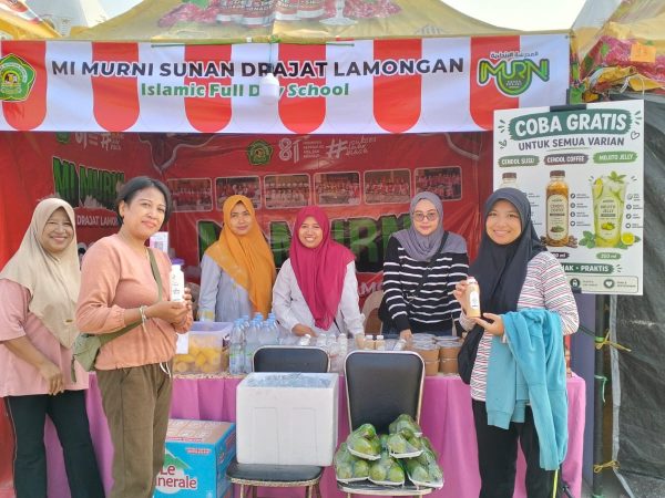 MI Ma’arif NU Sunan Drajat Lamongan Turut Semarakkan HUT ke-81 RI melalui Food & Beverage Bazaar