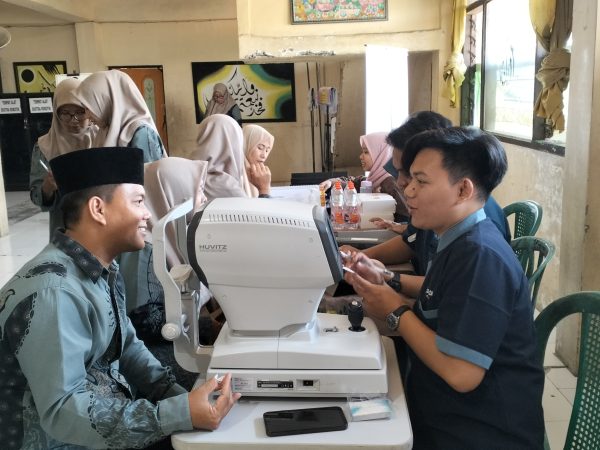 Cek Kesehatan Gratis, Ustaz dan Ustazah MI Murni Ikuti Pemeriksaan Kesehatan