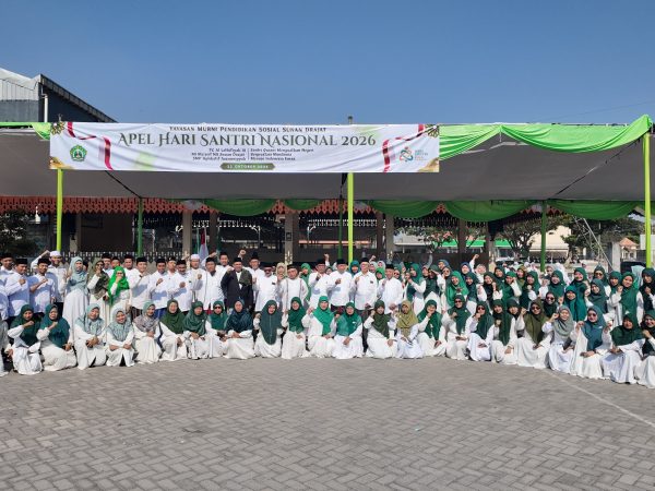 Peringati Hari Santri Nasional 2026, MI Murni Sunan Drajat dan SMP Aplikatif As Sunniyyah Sunan Drajat Gelar Apel Bersama