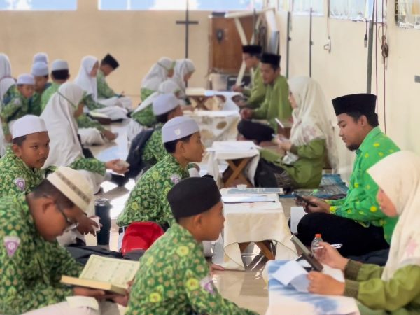 195 Murid MI Murni Sunan Drajat Lamongan Ikuti Munaqosyah Tartil dan Tahfiz Al-Qur’an Metode Ummi
