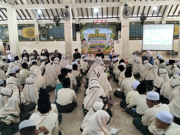 Serunya GUTAKI Kelas V MI Murni: Belajar Teknologi Pangan melalui Aneka Olahan Jagung